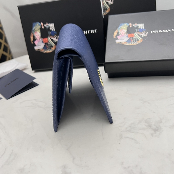 プラダ財布コピー側面デザイン